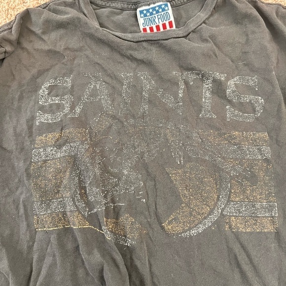 Vintage Junk Food Clothing New Orleans The Saints NFL Distressed T Shirt Medium - Picture 1 of 13